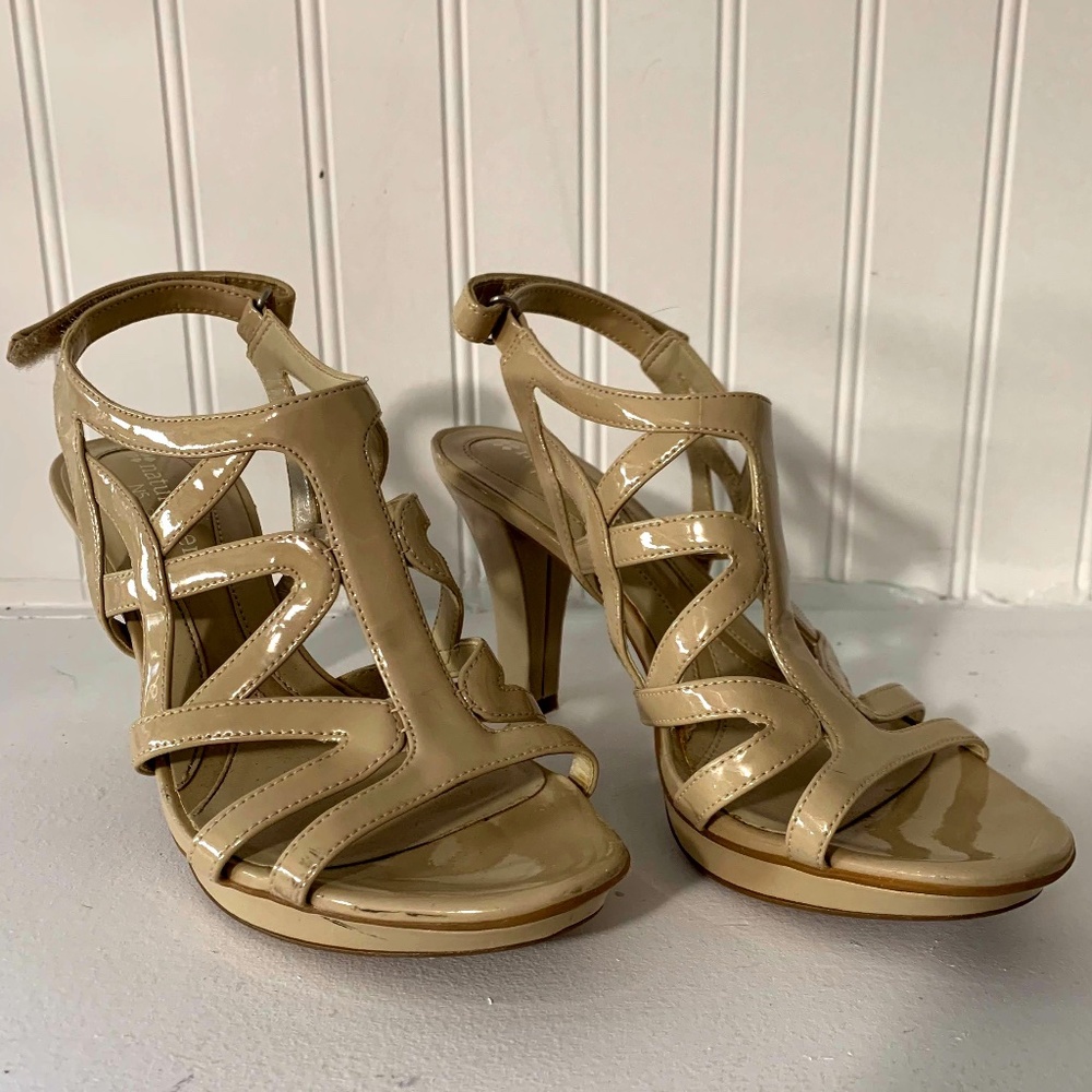 Naturalizer Danya Nude Patent Leather Sandal, 6